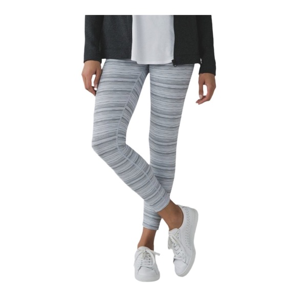 Lululemon High Times Cyber Stripe White Silver Fox Leggings EUC Size 4 - Picture 1 of 5